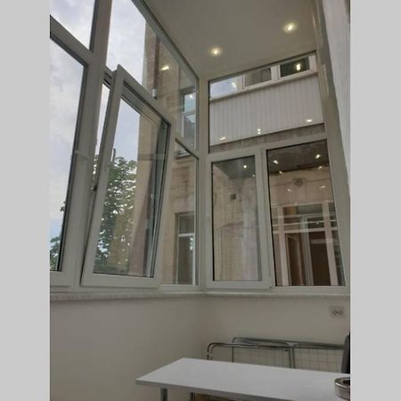 Comfortable Luxury Apartment With 3 Rooms. Center Heart Of Kiev Exterior photo
