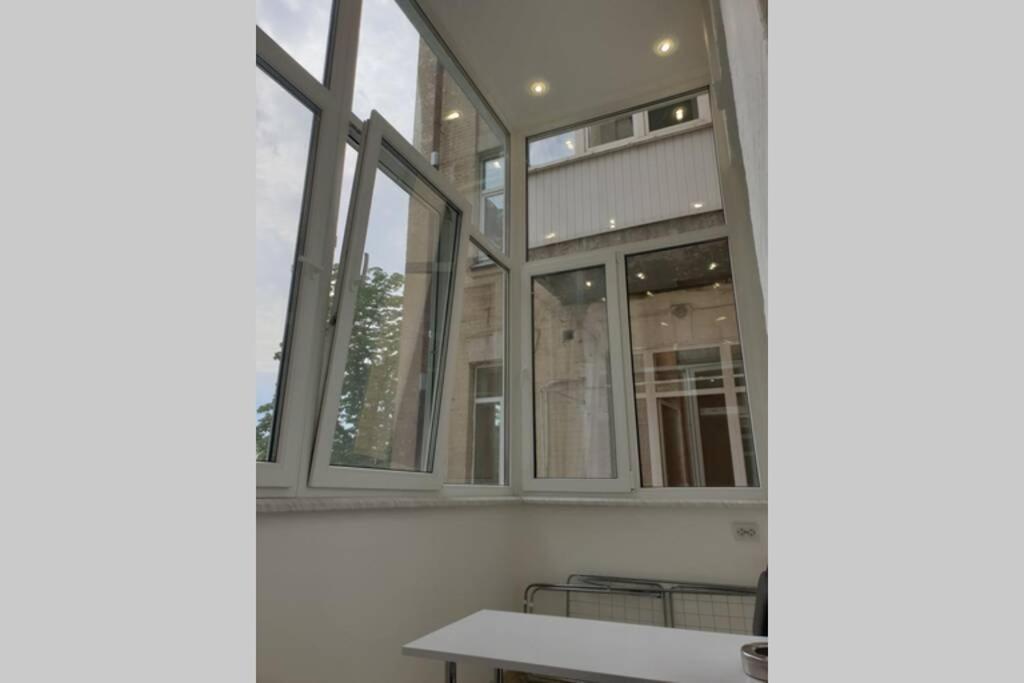 Comfortable Luxury Apartment With 3 Rooms. Center Heart Of Kiev Exterior photo