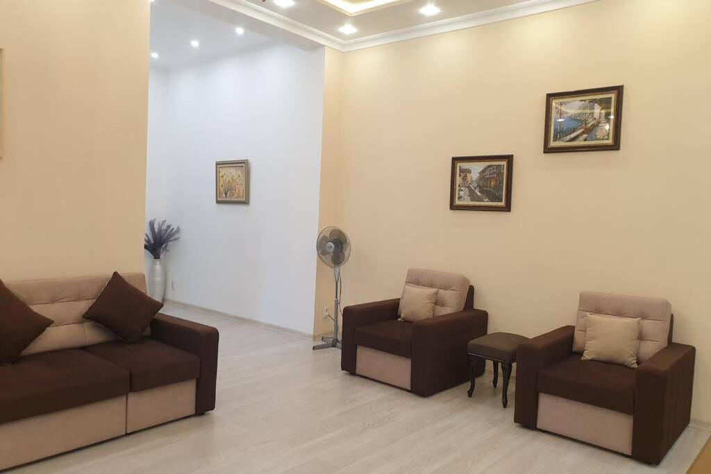 Comfortable Luxury Apartment With 3 Rooms. Center Heart Of Kiev Exterior photo