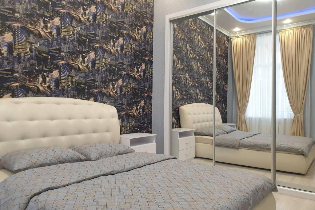 Comfortable Luxury Apartment With 3 Rooms. Center Heart Of Kiev Exterior photo