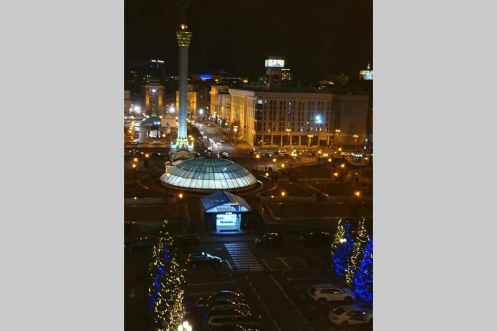 Comfortable Luxury Apartment With 3 Rooms. Center Heart Of Kiev Exterior photo