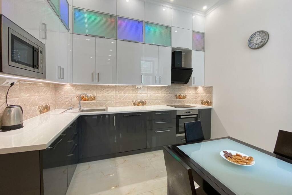 Comfortable Luxury Apartment With 3 Rooms. Center Heart Of Kiev Exterior photo
