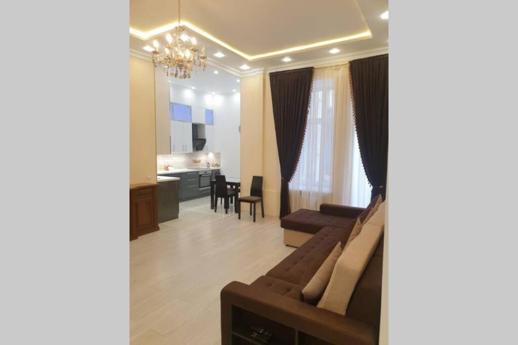 Comfortable Luxury Apartment With 3 Rooms. Center Heart Of Kiev Exterior photo